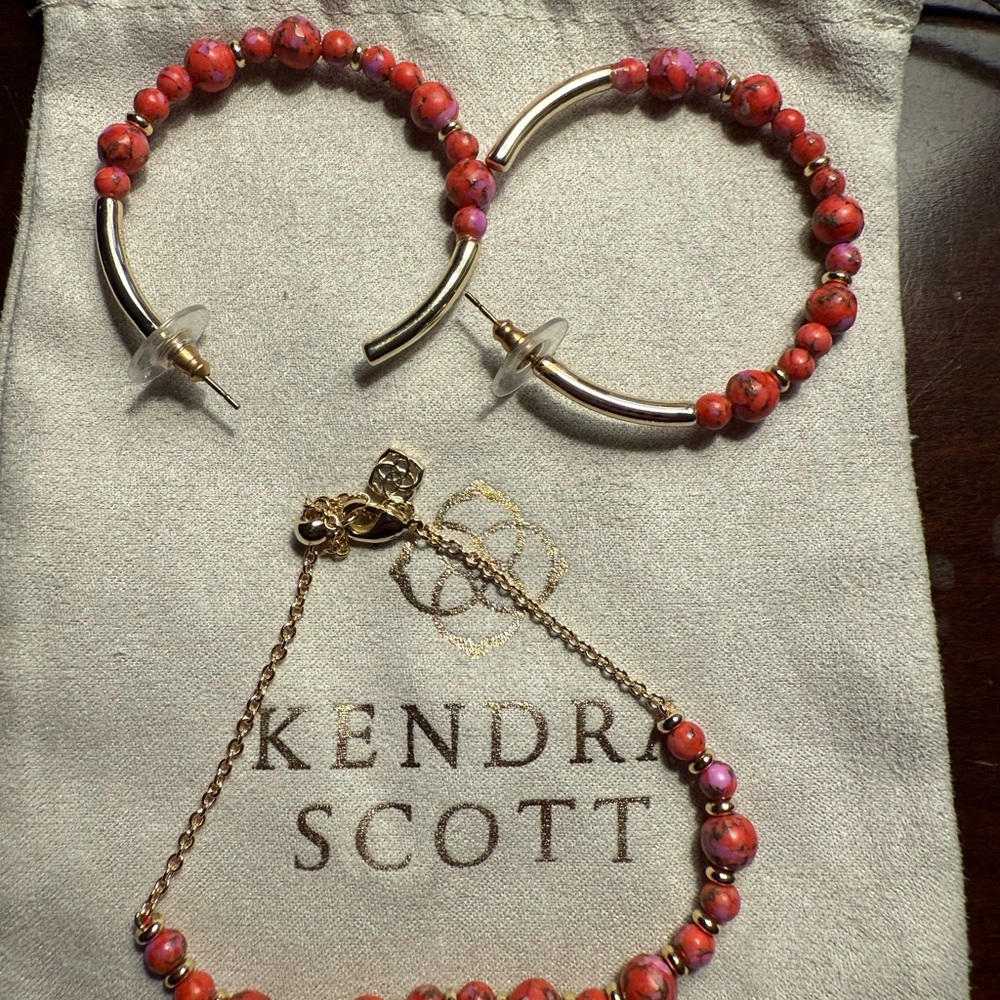 Kendra Scott Coral Pinkish  Beaded Hoop Earrings and Bracelet Set - Picture 3 of 4